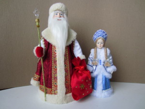 Куклы Дед Мороз и юная Снегурочка