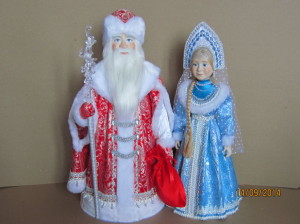 Куклы Дед Мороз в подарок и Снегурочка 1