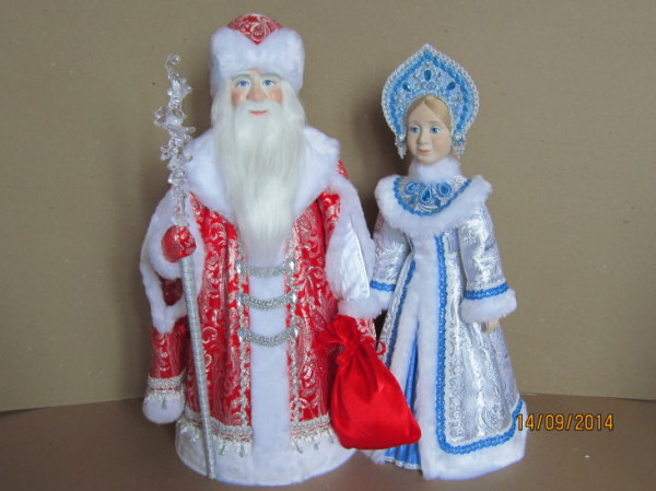 Куклы Дед Мороз в подарок и Снегурочка 2