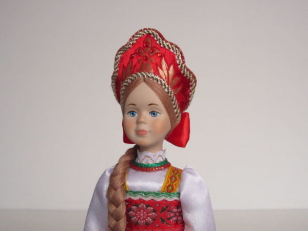 Кукла Полюшка в русском костюме