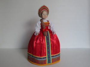 Кукла-грелка на чайник Варенька
