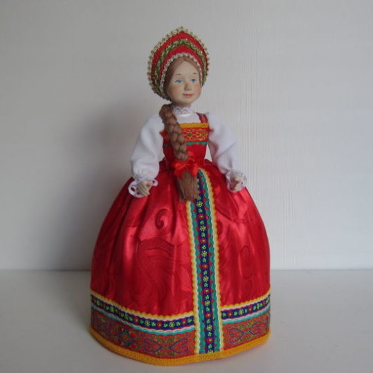 Кукла-грелка на чайник Варенька